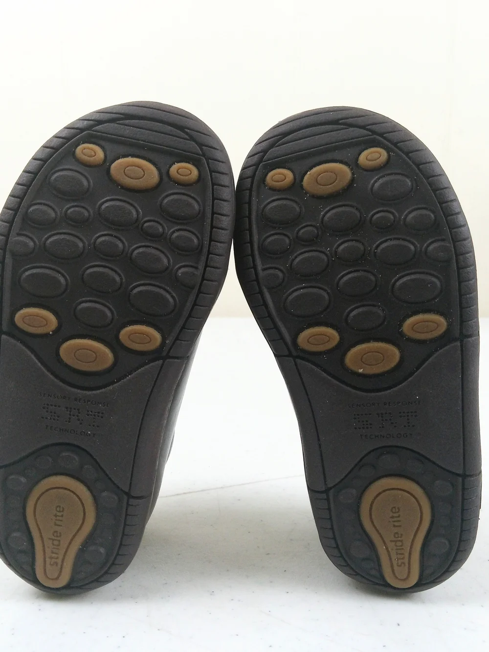 Stride Rite SRT Elliot Walker Trainer Shoes Size 6.5 Brown Leather Lace Up